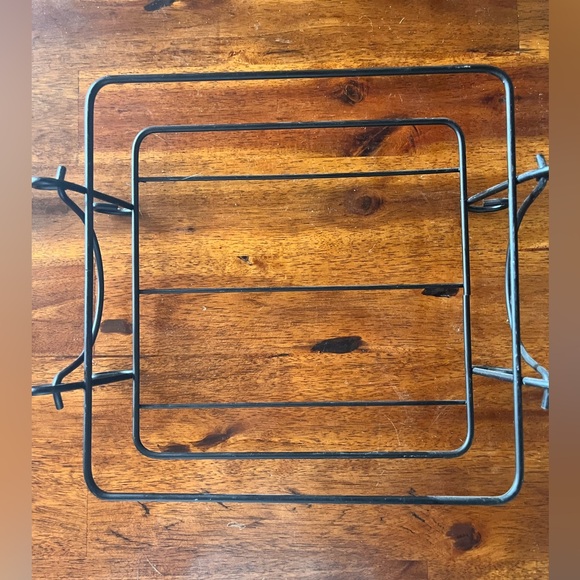 Set of 2 Temp-Tations Metal Wire Baker Carrier - Picture 3 of 3